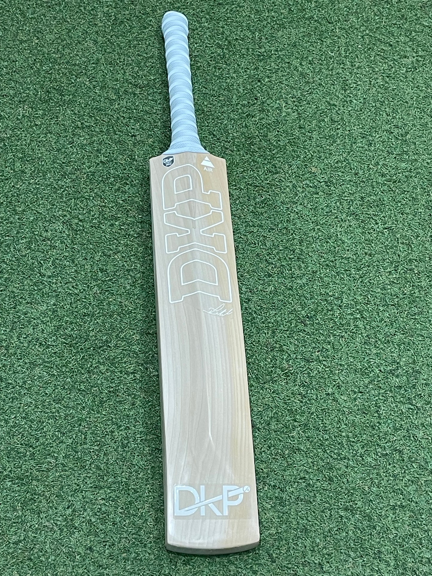 DKP Air Cricket Bat (2lb 10oz)