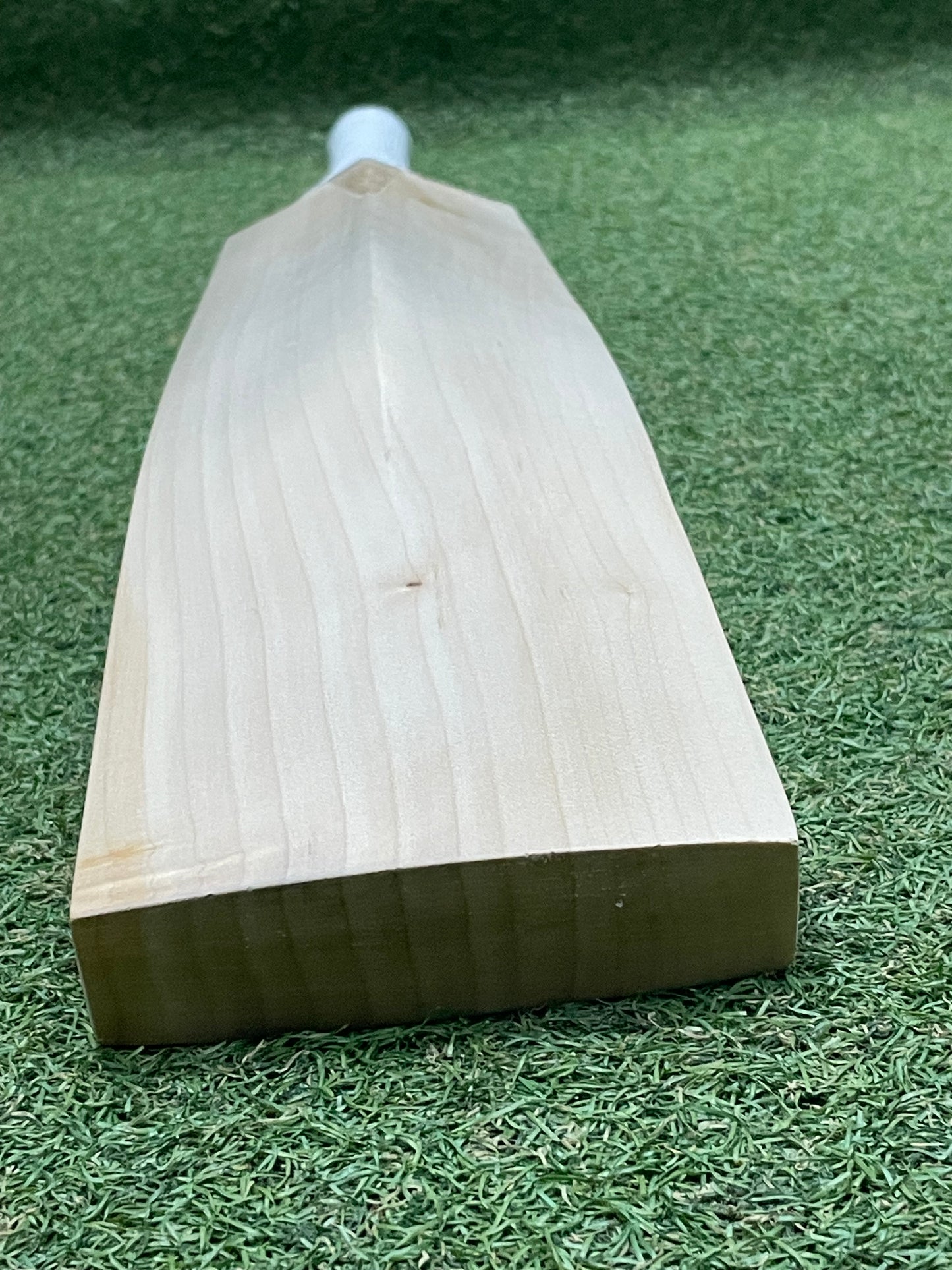 Plain Players UK Made Cricket Bat (2lb 11oz)