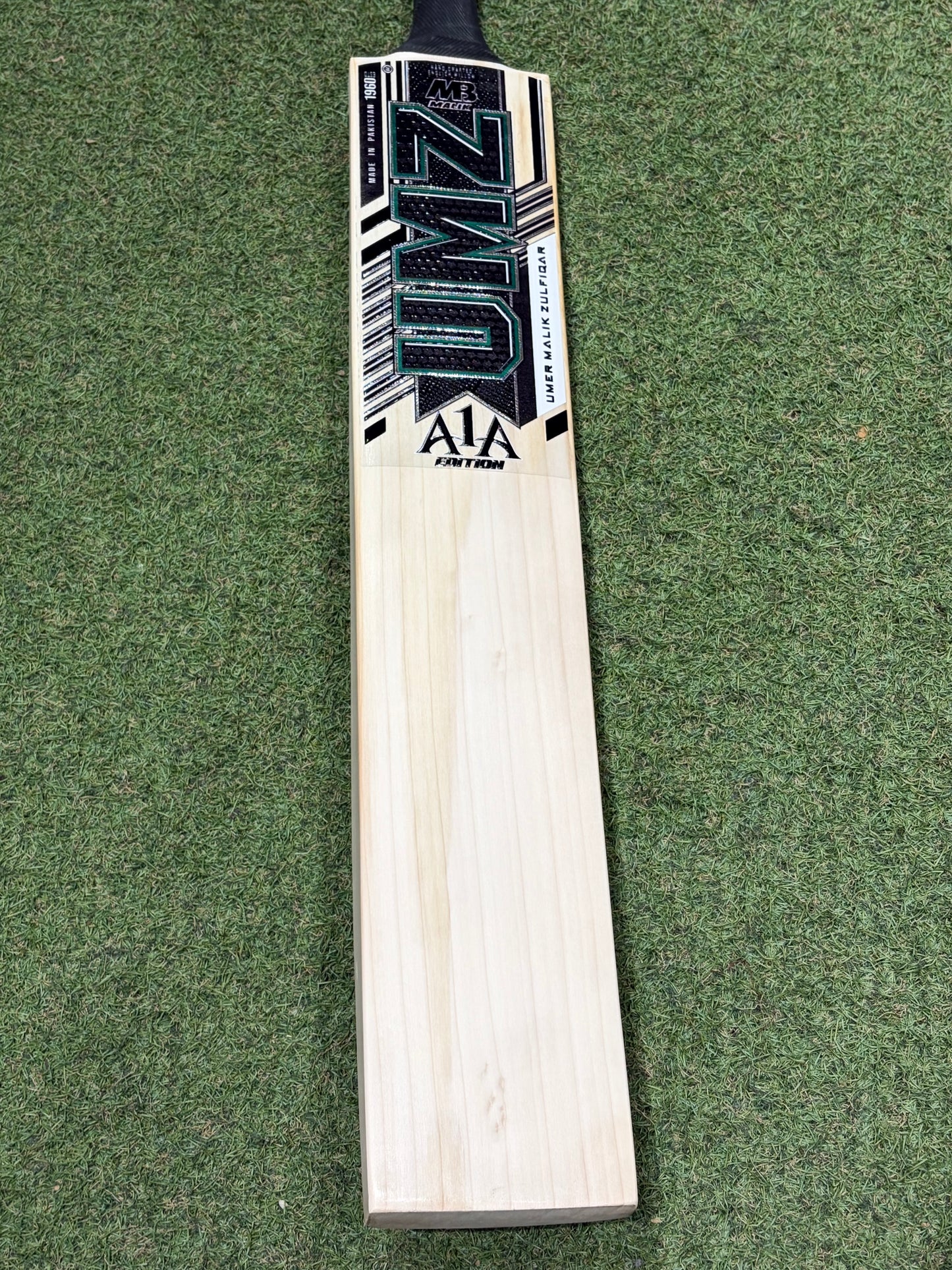MB Malik Awais Awan Players Cricket Bat (2lb 9oz)