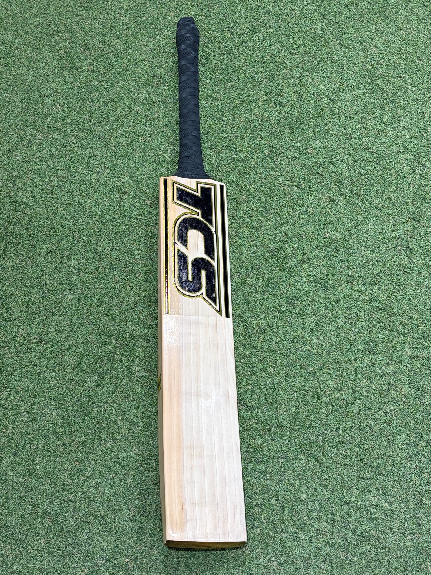 TCS Black Superior Cricket Bat (2lb 10oz)