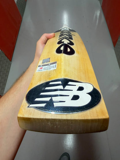 New Balance DC11001i Max Cricket Bat (2lb 10oz)