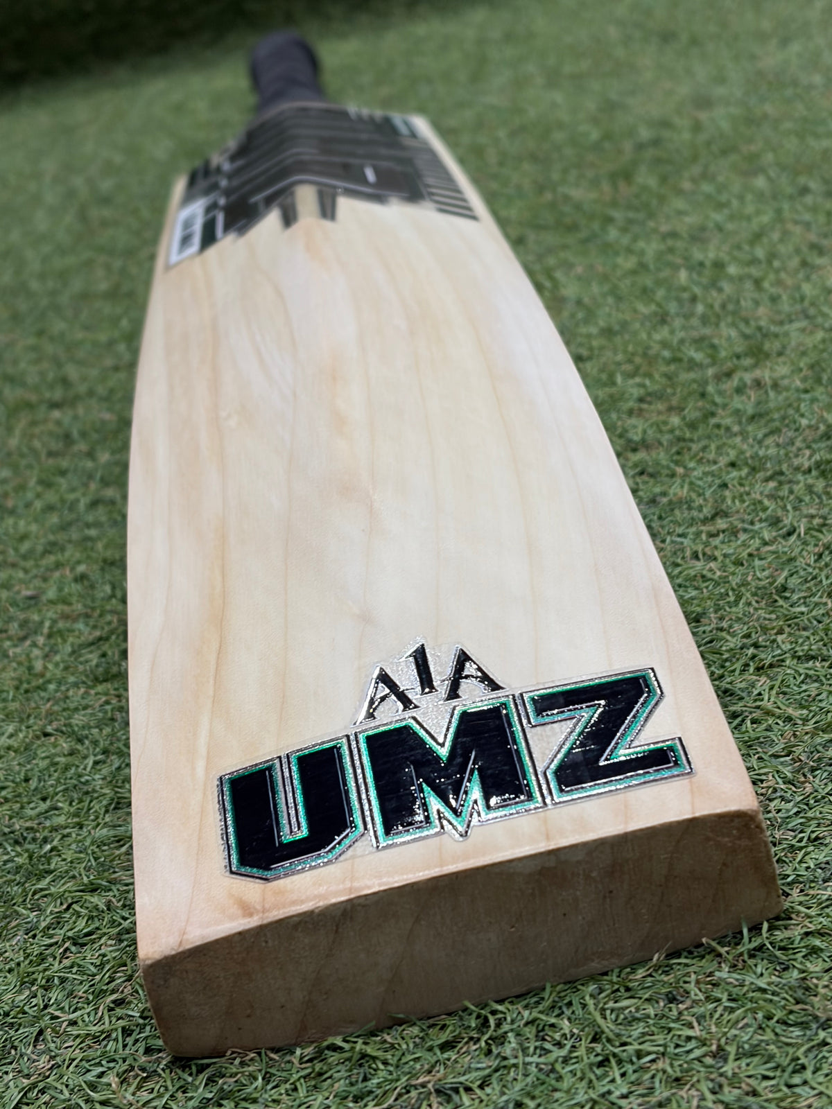 MB Malik Awais Awan Players Cricket Bat (2lb 9oz)