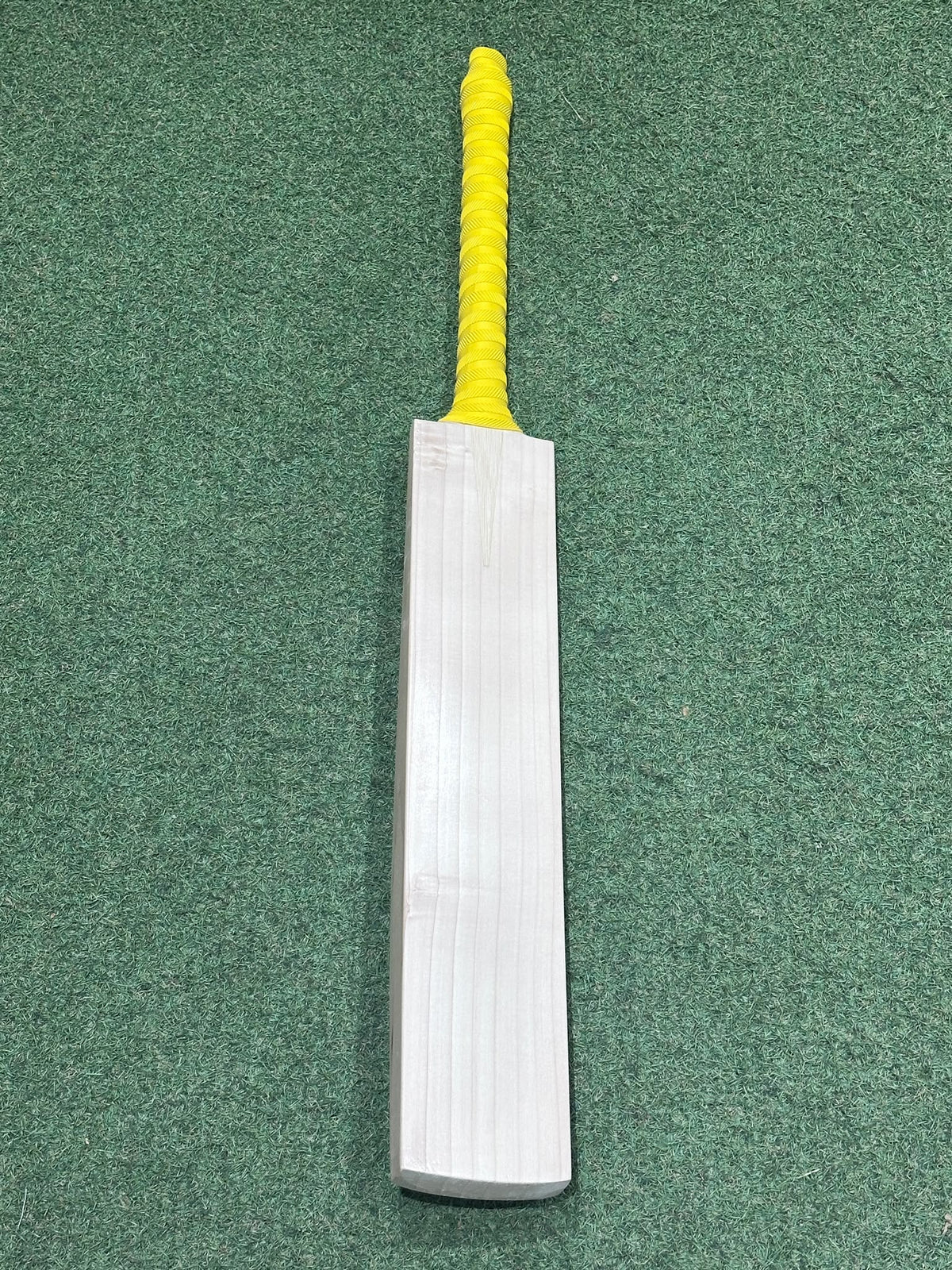Plain UK Made Short Blade Long Handle Cricket Bat (2lb 11oz)