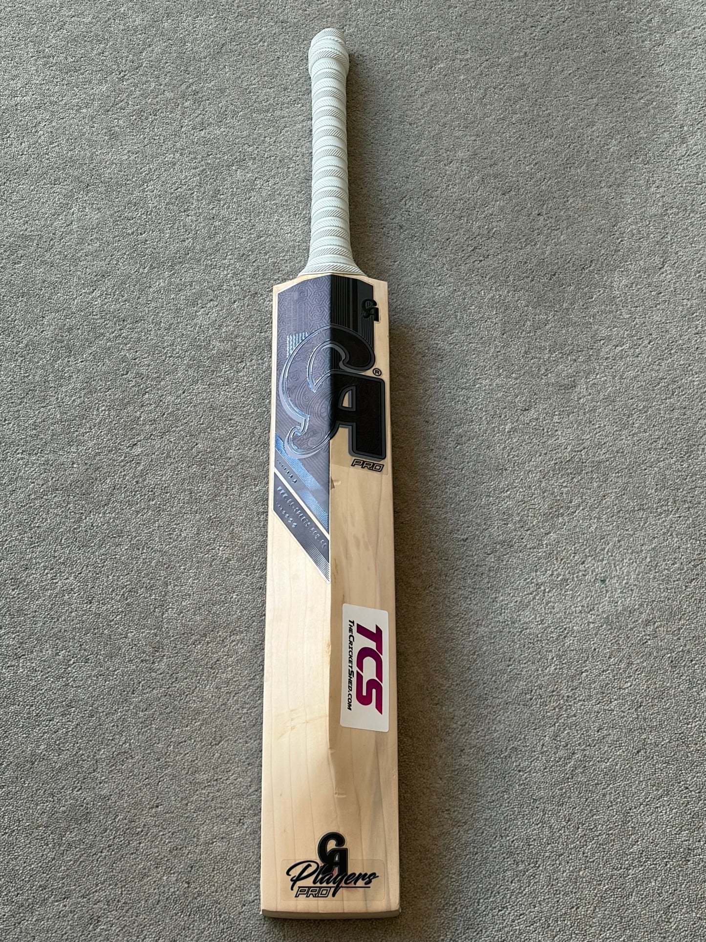 Used CA Blackout Players Cricket Bat (2lb 10oz)
