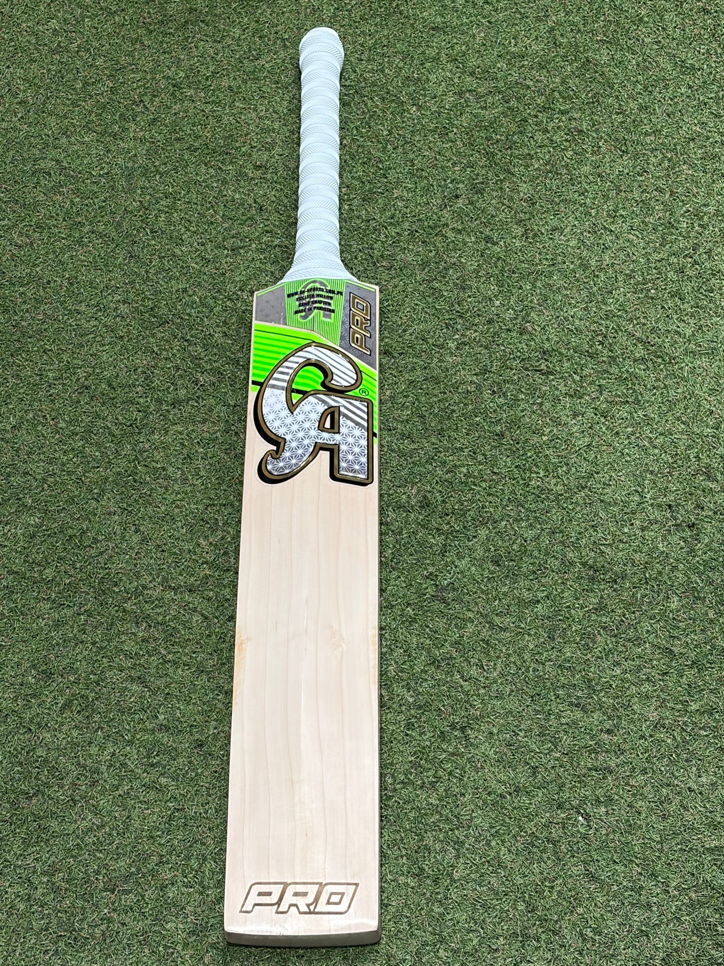 CA Pro 15k Professional Players Hassan Nawaz Cricket Bat (2lb 7oz)