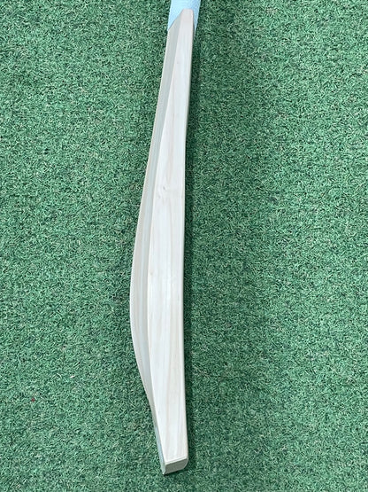 Cricket Station Plain Short Blade Long Handle Cricket Bat (2lb 9oz) - UK Made