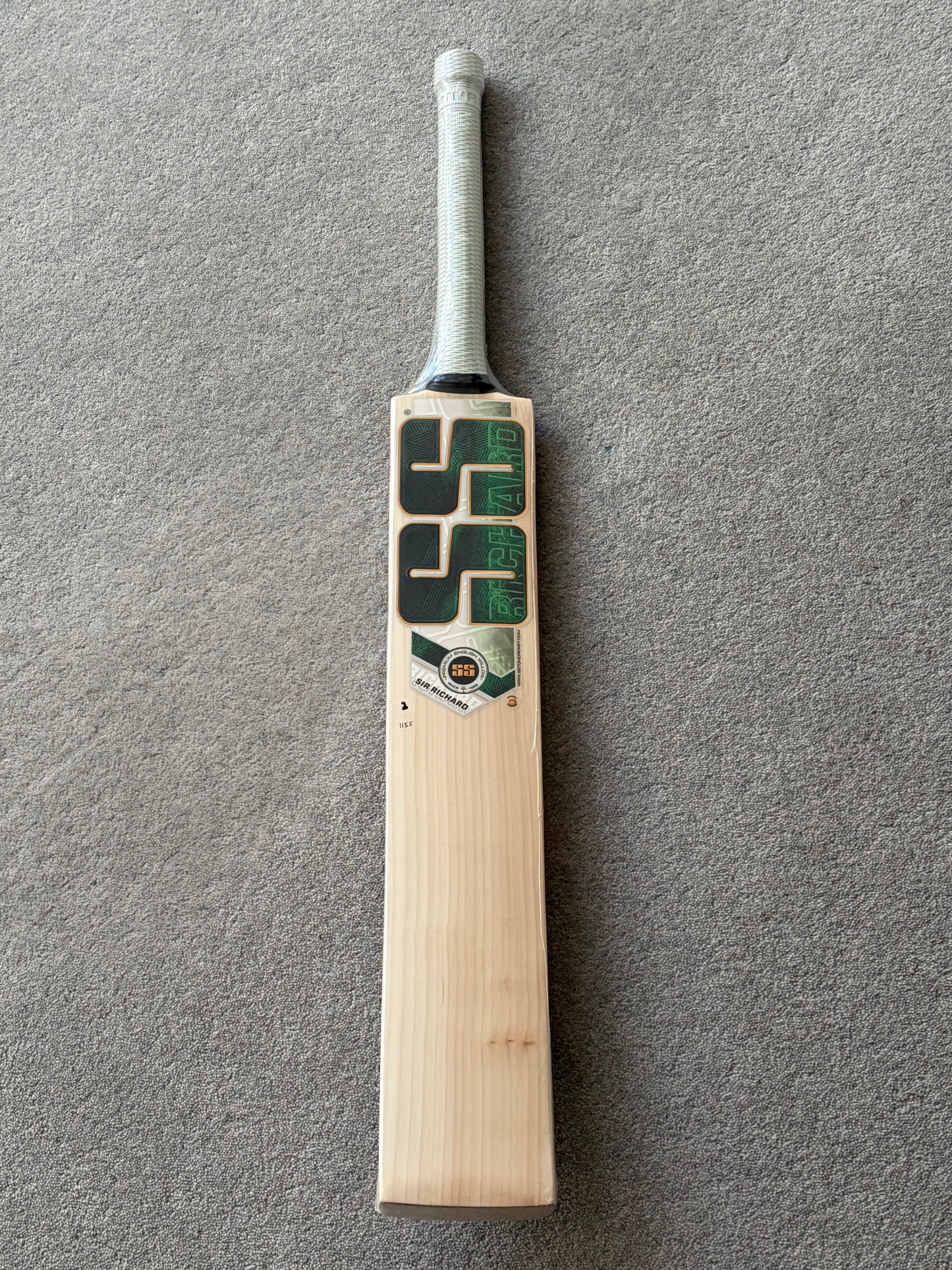 SS Ton Sir Richards Cricket Bat (2lb 9oz)