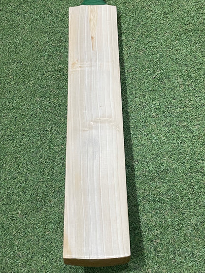 MB Malik Plain Cricket Bat (2lb 8oz)