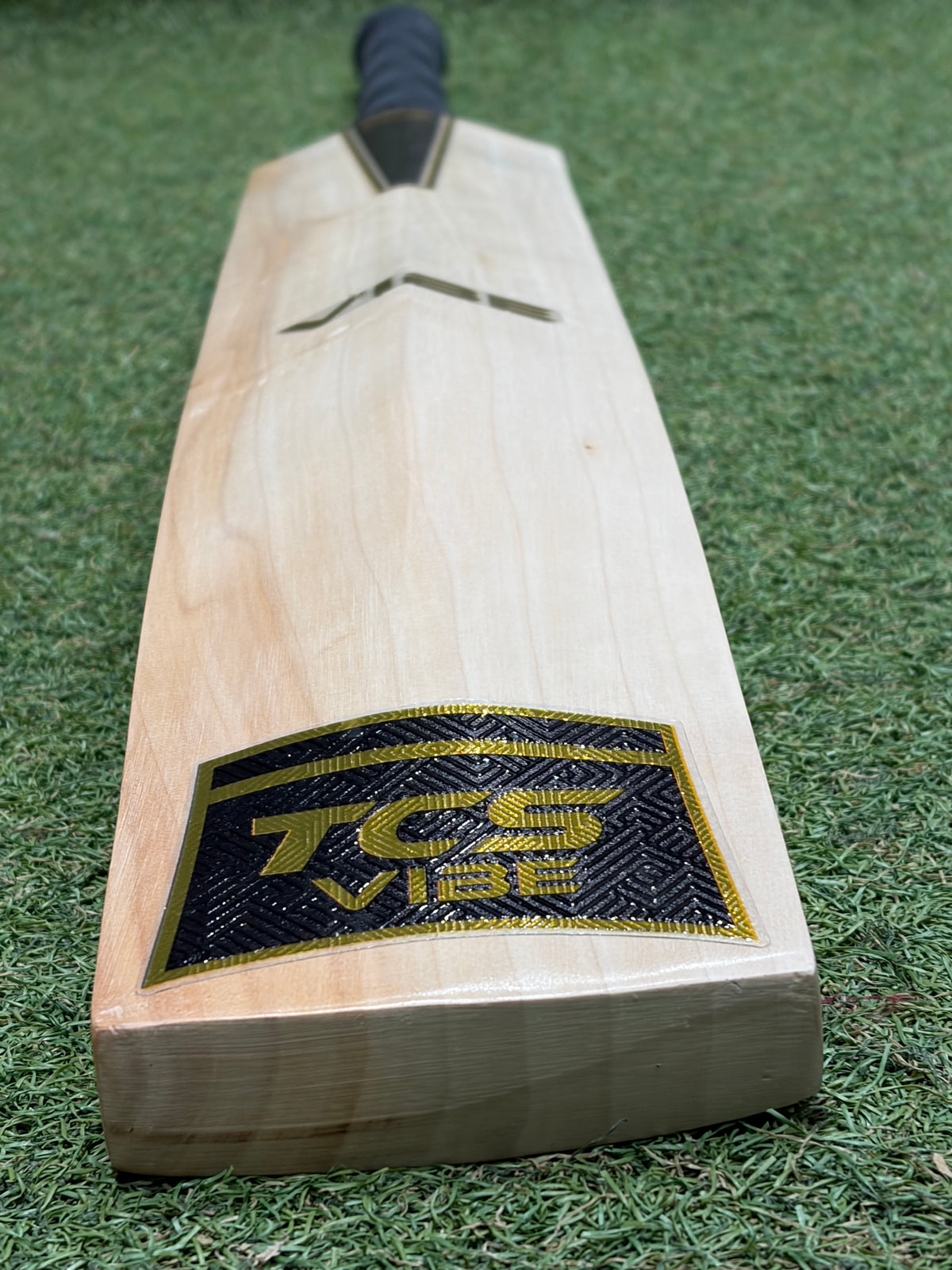 TCS Vibe Harrow Size Junior Cricket Bat (2lb 5oz)