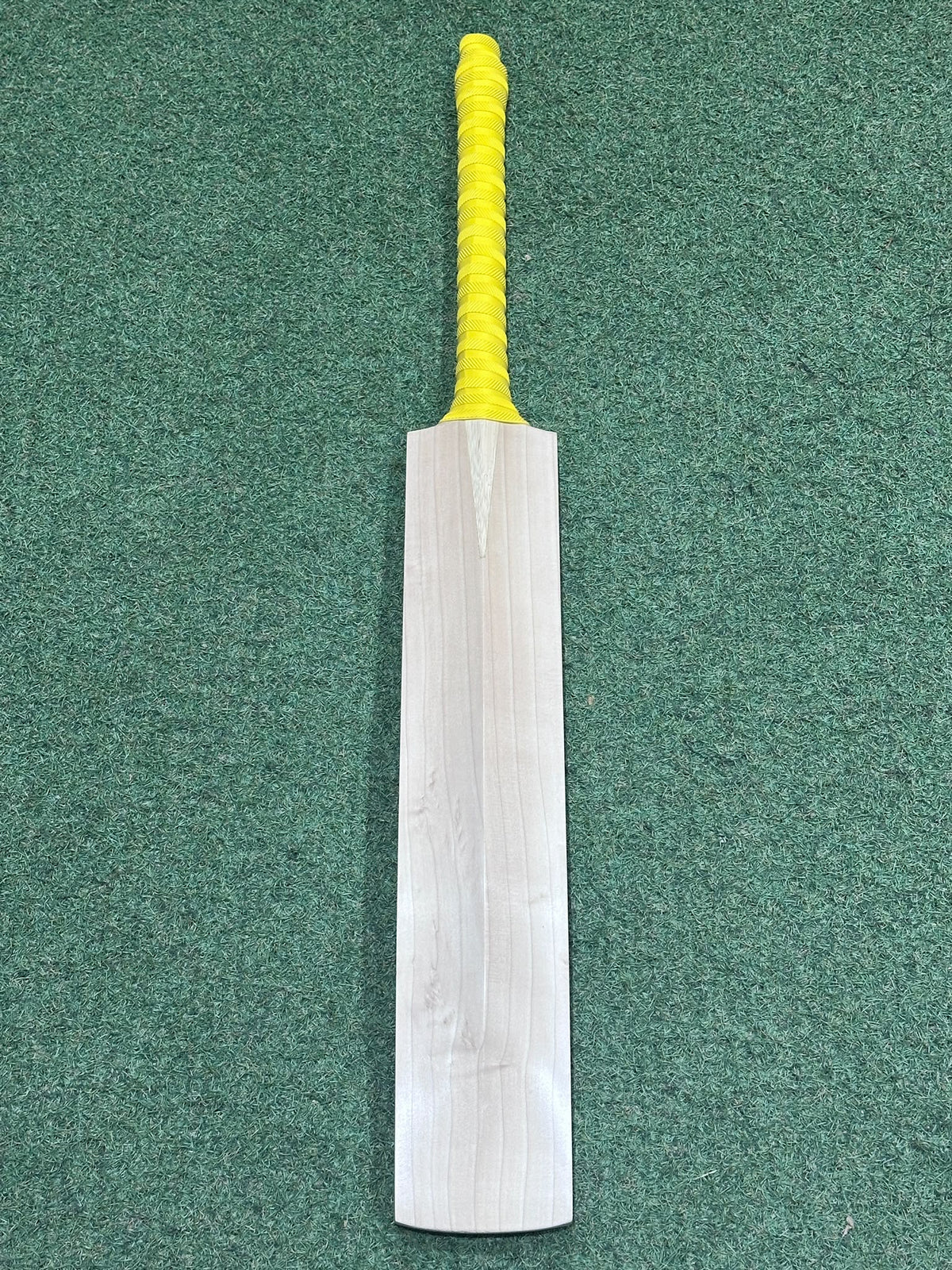 Plain UK Made Short Blade Long Handle Cricket Bat (2lb 11oz)