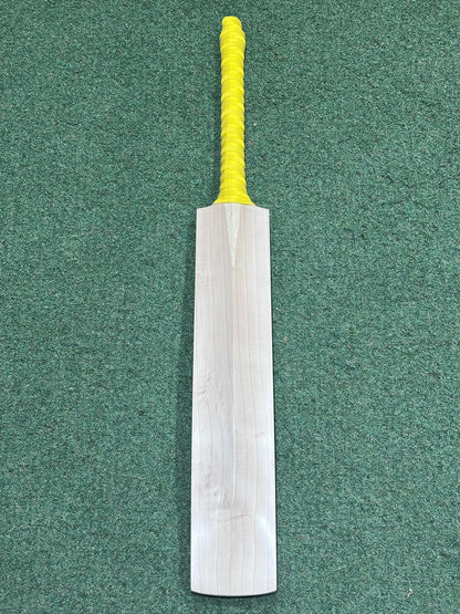 Plain UK Made Short Blade Long Handle Cricket Bat (2lb 11oz)
