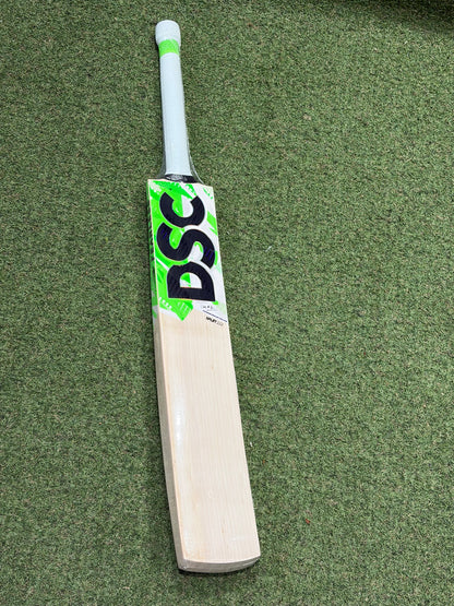 DSC Split 222 Cricket Bat (2lb 9oz)