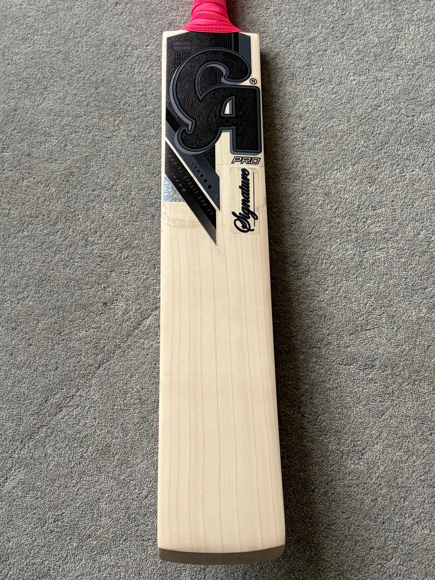CA Pro Blackout Signature Cricket Bat (2lb 8oz)