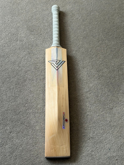 Used Vader Sports Custom Edition Cricket Bat (2lb 11oz)