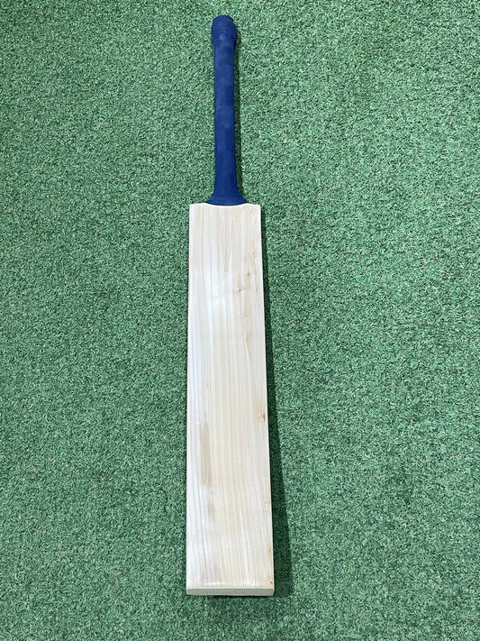 Cricket Station Plain Short Blade Long Handle Cricket Bat (2lb 11oz) - UK Made