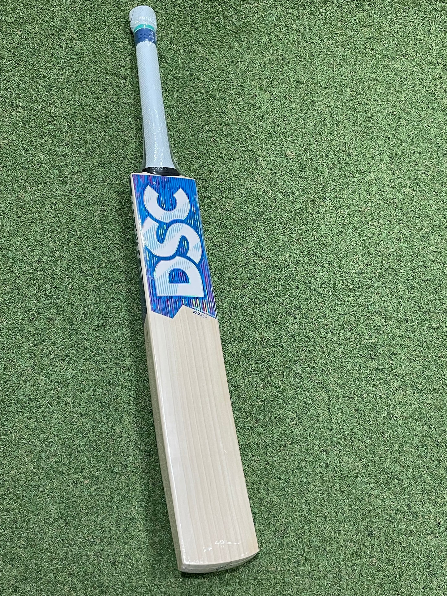DSC Blu 450 Cricket Bat (2lb 9oz)