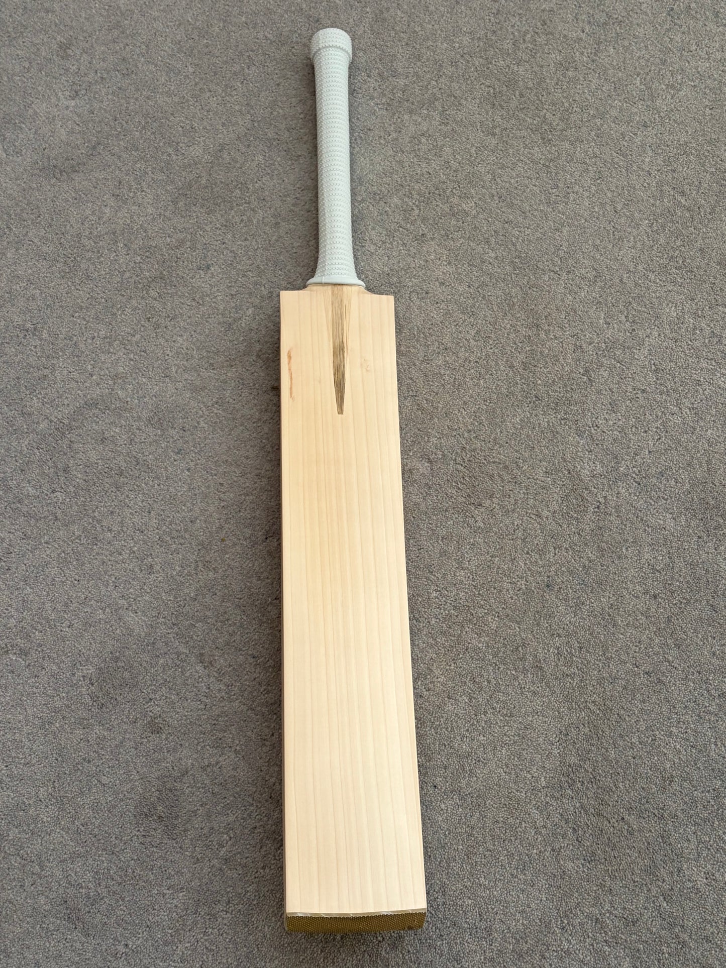 Plain Players UK Made Cricket Bat (2lb 9oz)
