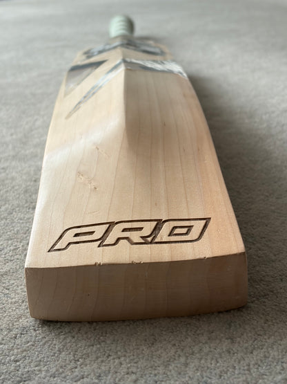 CA Pro Limited Edition Professional Players Asif Ali Cricket Bat (2lb 9oz)