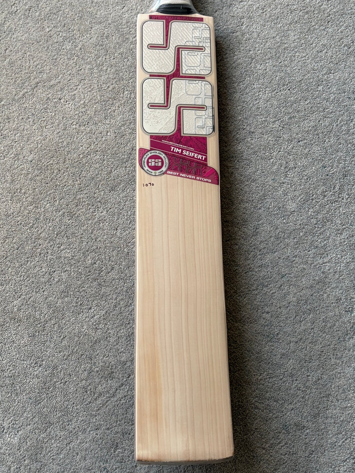 SS Ton Tim Seifert Players Harrow Junior Cricket Bat (2lb 5oz)