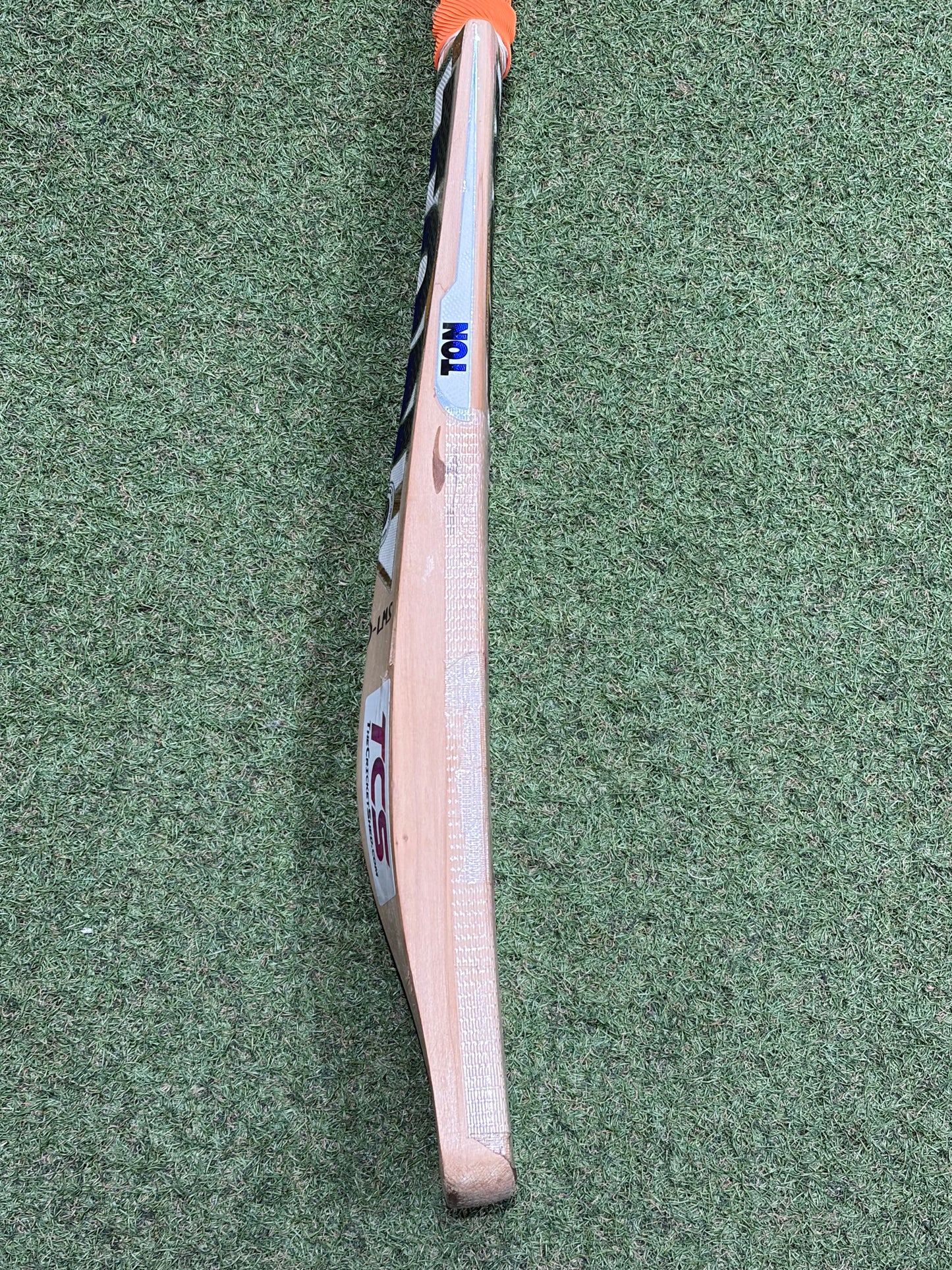 Used SS Ton MS Dhoni Players Cricket Bat (2lb 8oz)