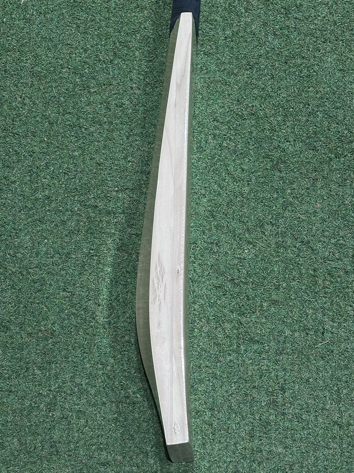 Plain Laminate Cricket Bat (2lb 9oz)
