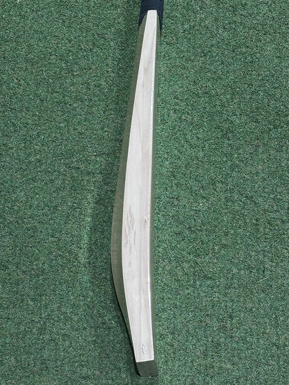 Plain Laminate Cricket Bat (2lb 9oz)