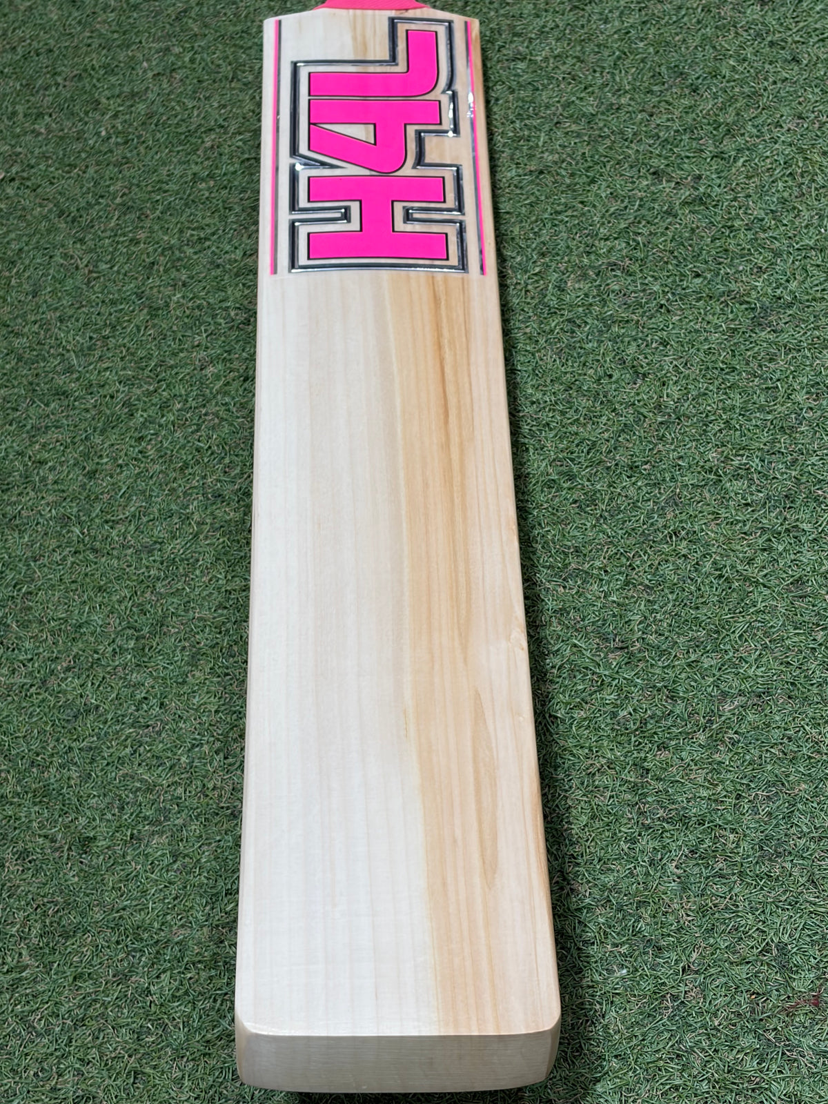 Hell 4 Leather (H4L) Pro Grade Cricket Bat (2lb 10oz)
