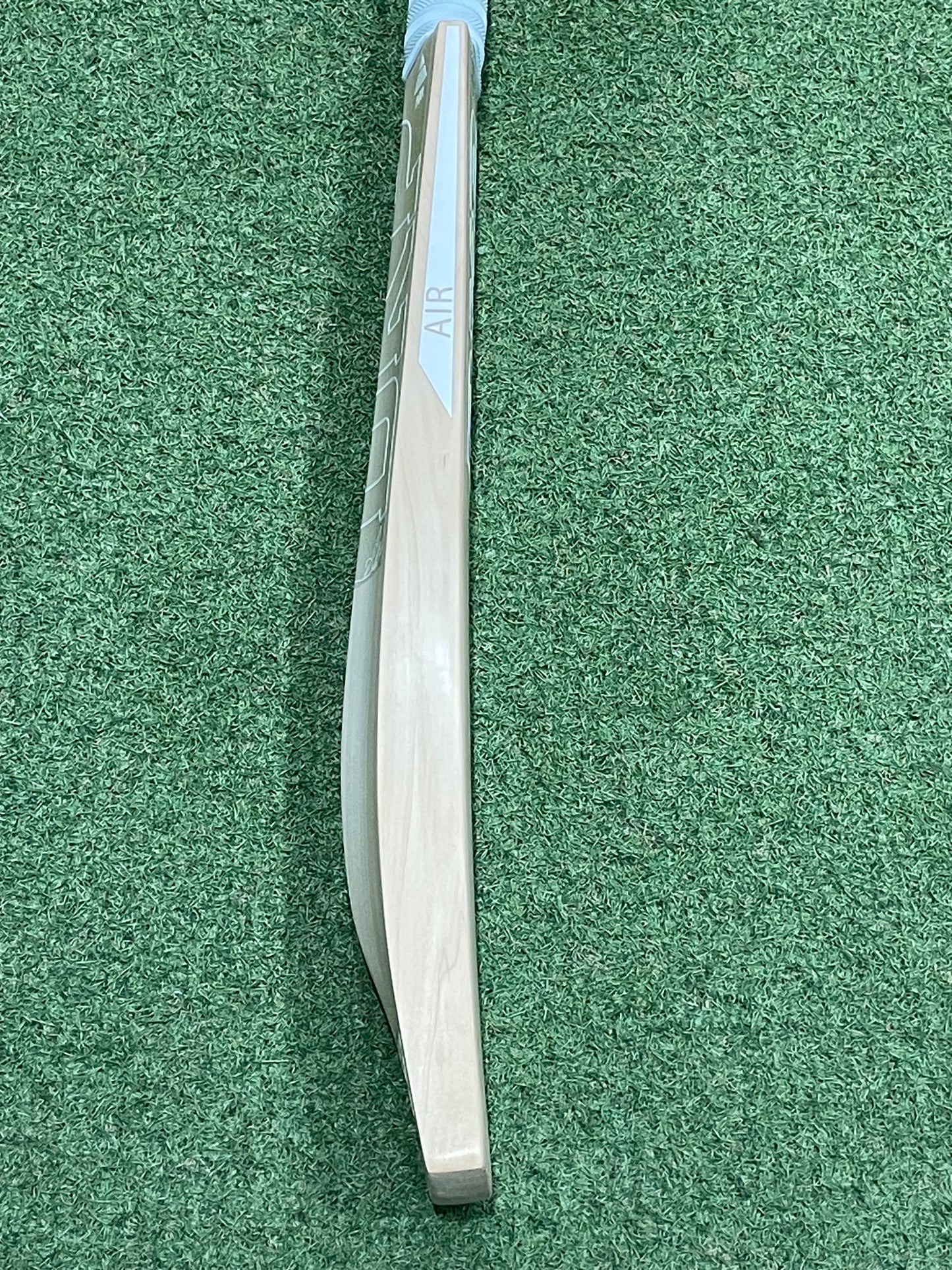 DKP Air Cricket Bat (2lb 10oz)