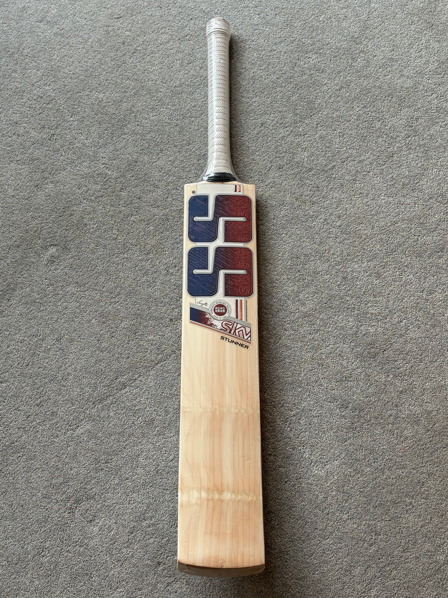 SS Ton Sky Stunner Cricket Bat (2lb 6oz)