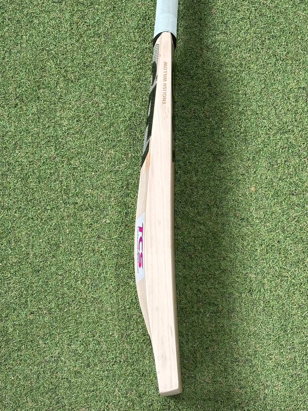 CA Revolution Butterfly Cricket Bat (2lb 10oz)