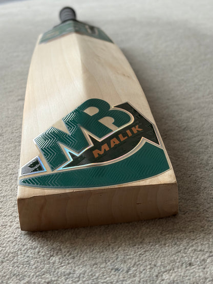 MB Malik UMZ Signature Cricket Bat (2lb 7oz)