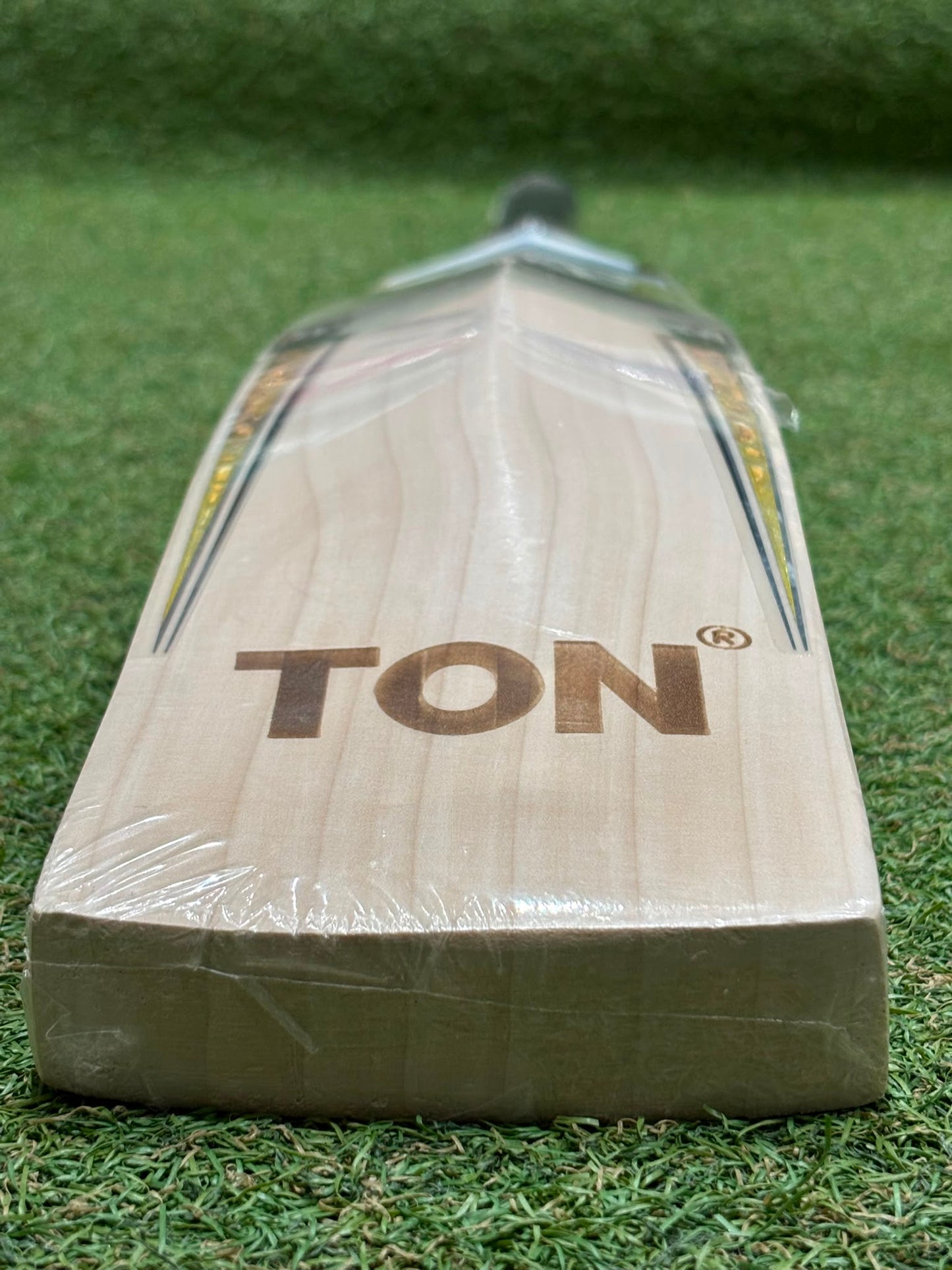 SS Ton Gold Jumbo Cricket Bat (2lb 9oz)