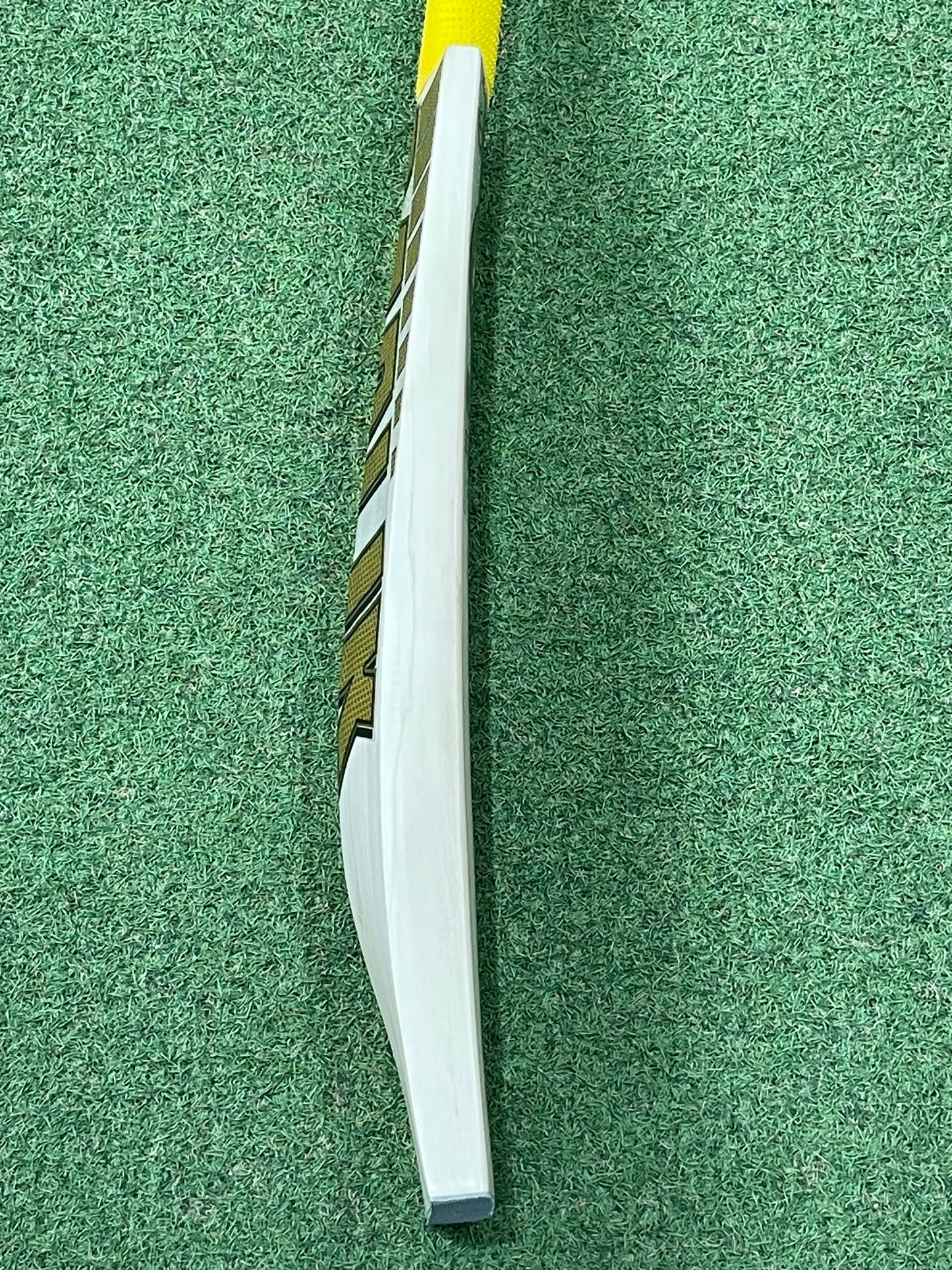 MB Malik 60th Anniversary Cricket Bat (2lb 10oz)