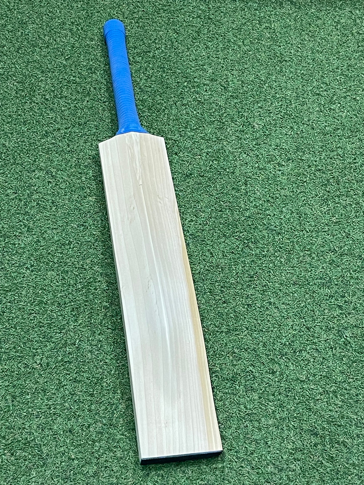 Plain Players UK Made Cricket Bat (2lb 8oz)