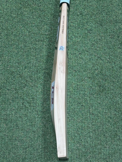CA JR20 Butterfly Cricket Bat (2lb 8oz)