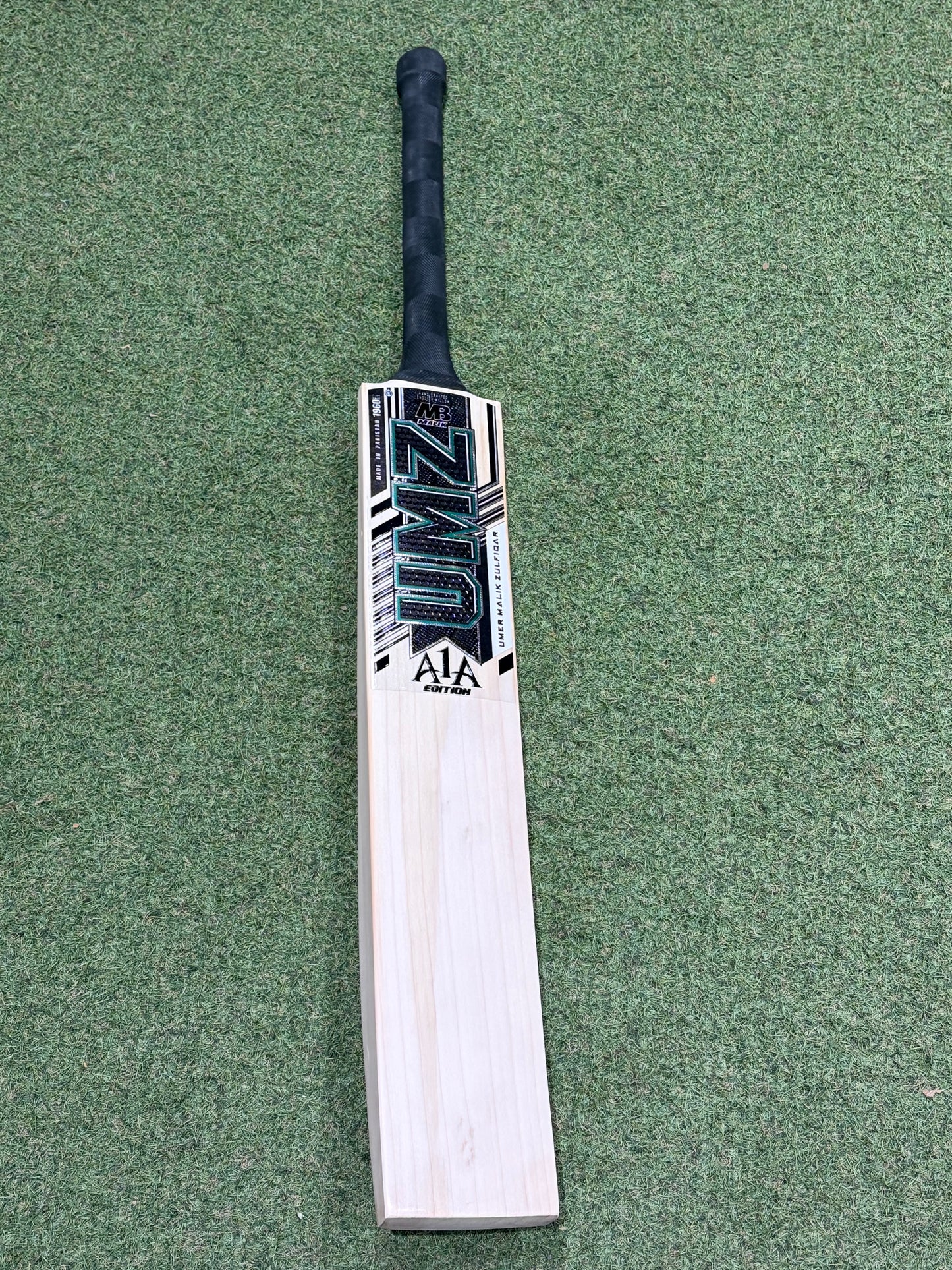 MB Malik Awais Awan Players Cricket Bat (2lb 9oz)