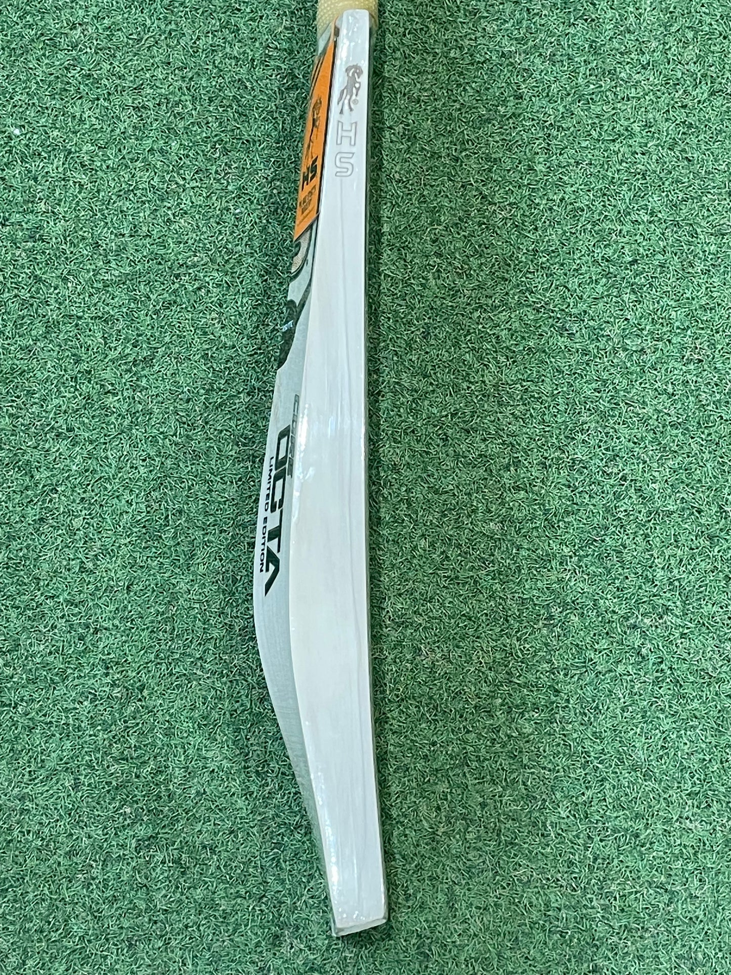 HS Core Octa Limited Edition Cricket Bat (2lb 11oz)
