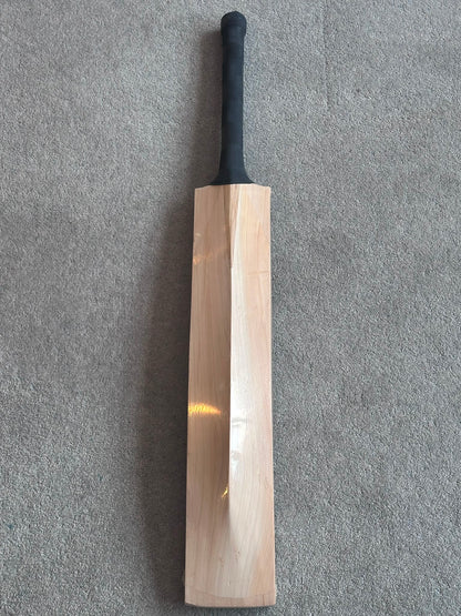 Plain Laminate Cricket Bat (2lb 9oz)