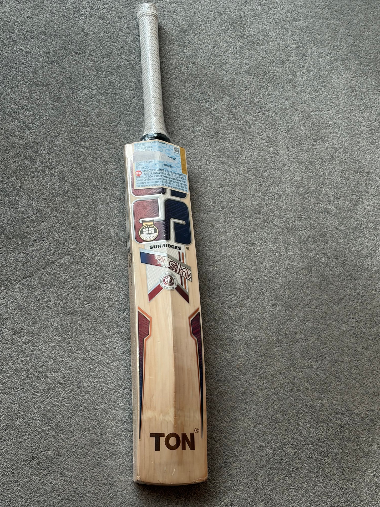 SS Ton Sky Stunner Cricket Bat (2lb 6oz)