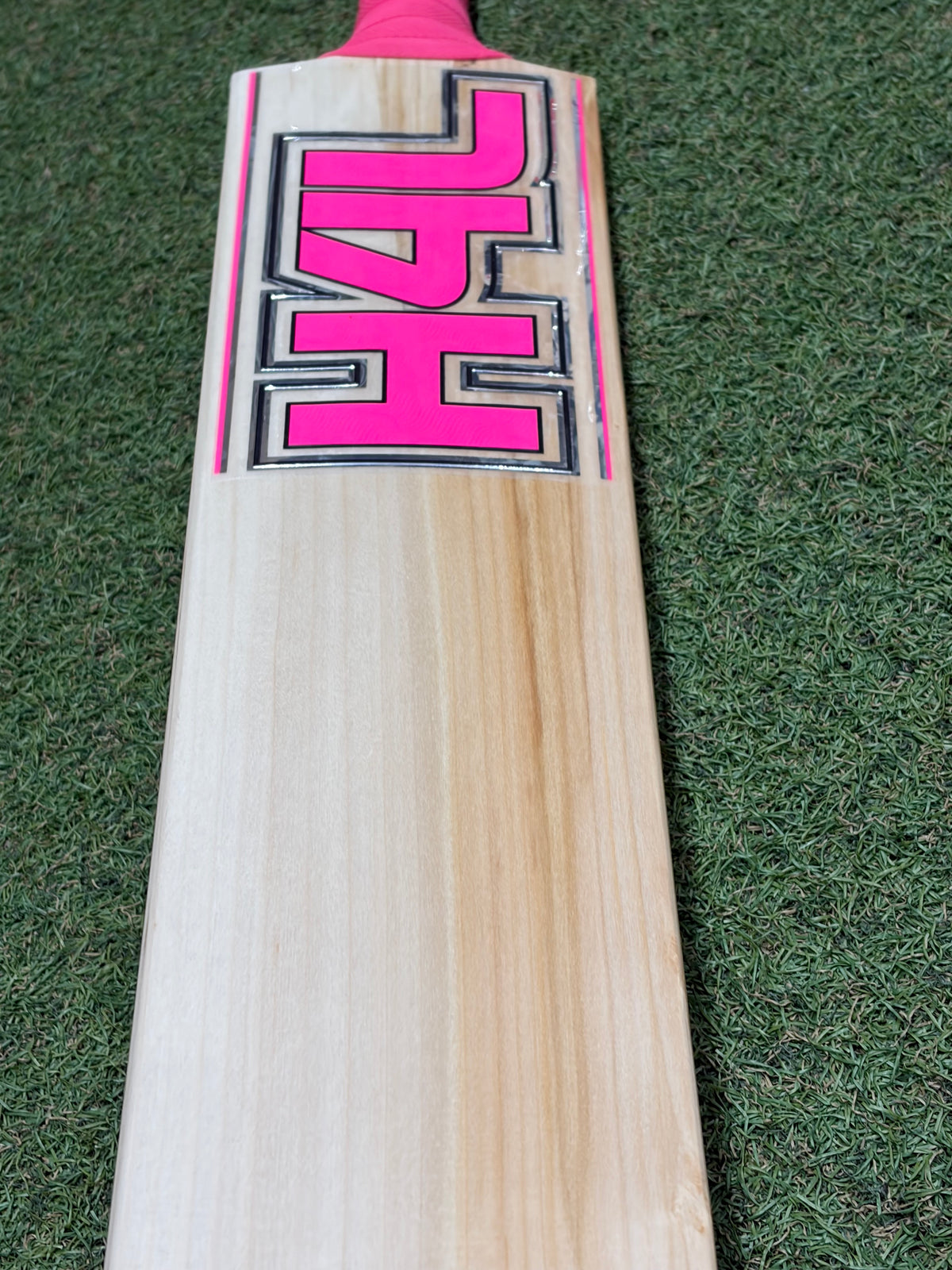 Hell 4 Leather (H4L) Pro Grade Cricket Bat (2lb 10oz)