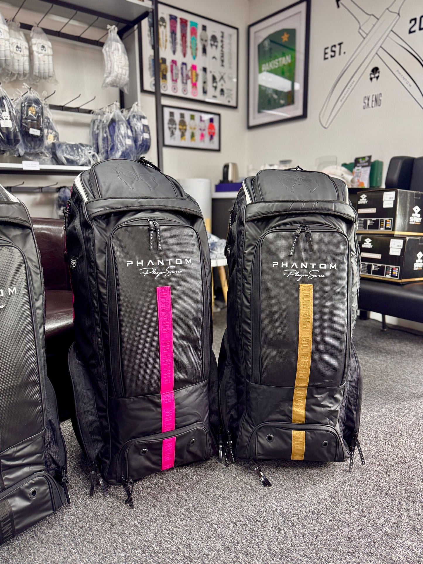 Phantom PS7 Wheelie Duffle Bag