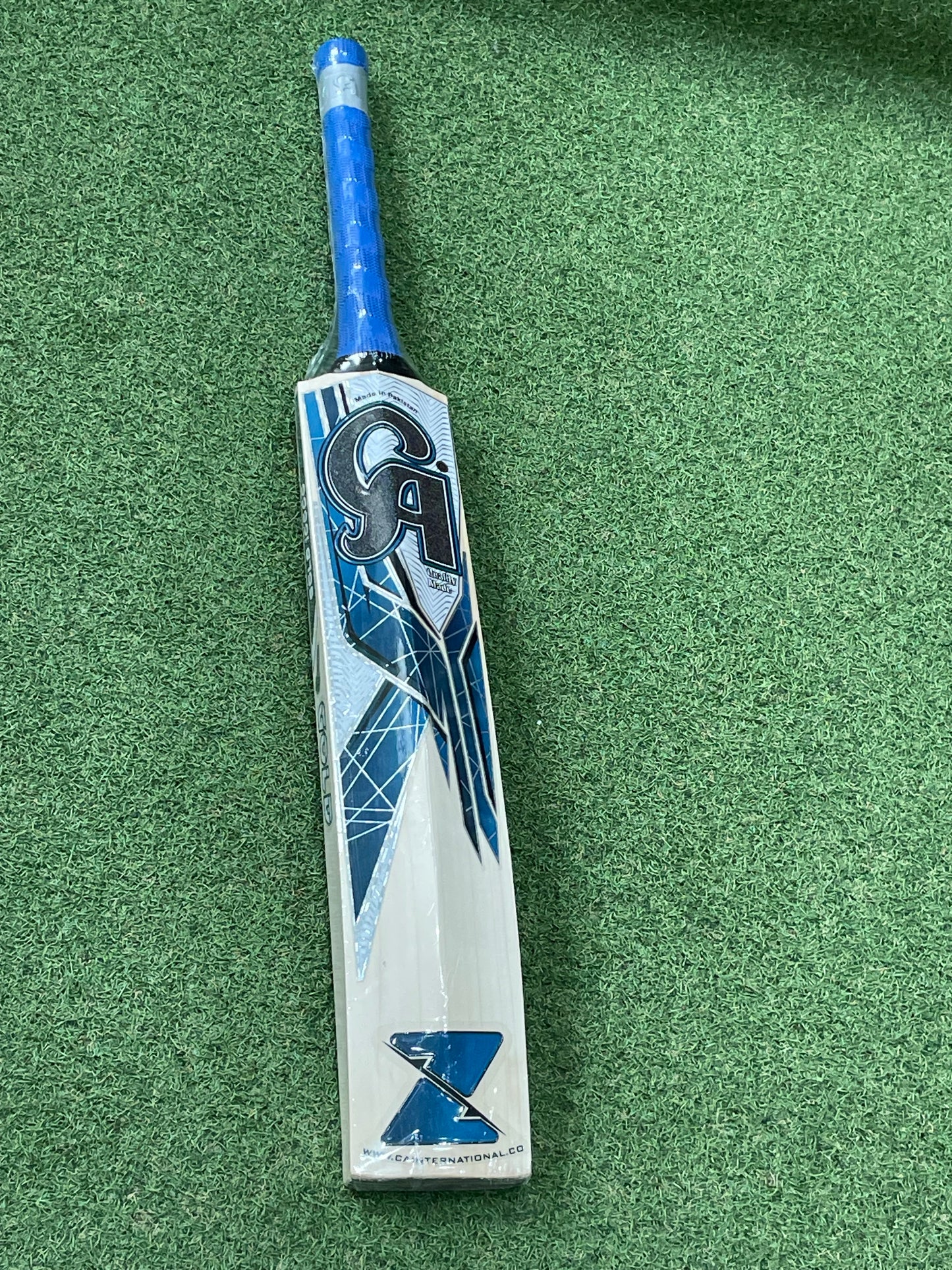 CA Gold 10000 Short Blade Long Handle Cricket Bat (2lb 10oz)