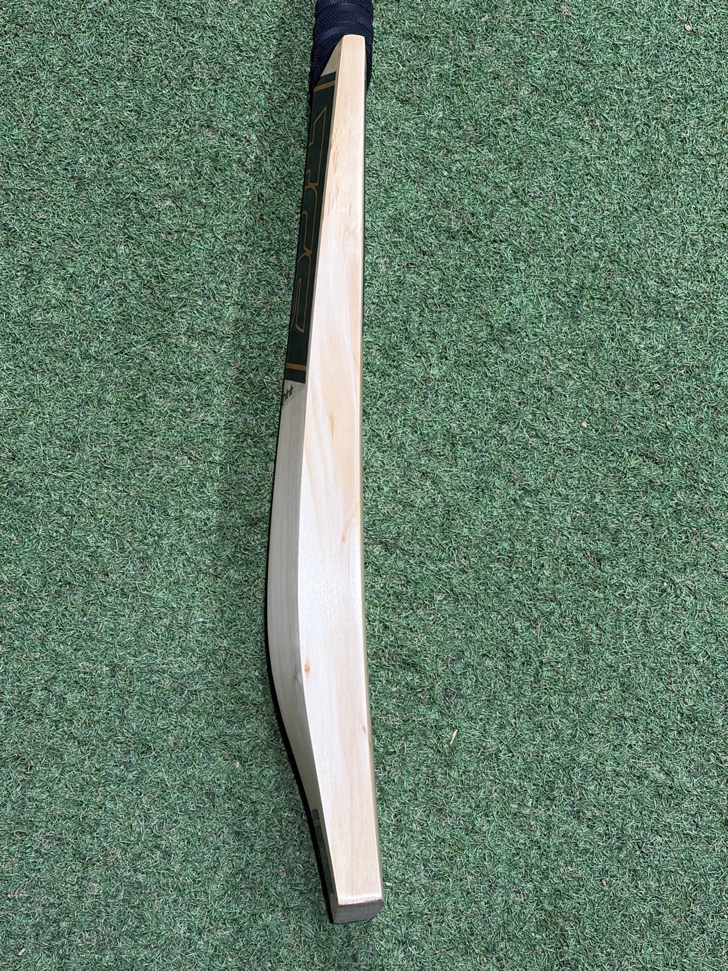 TCS Black Gold Cricket Bat (2lb 11oz)