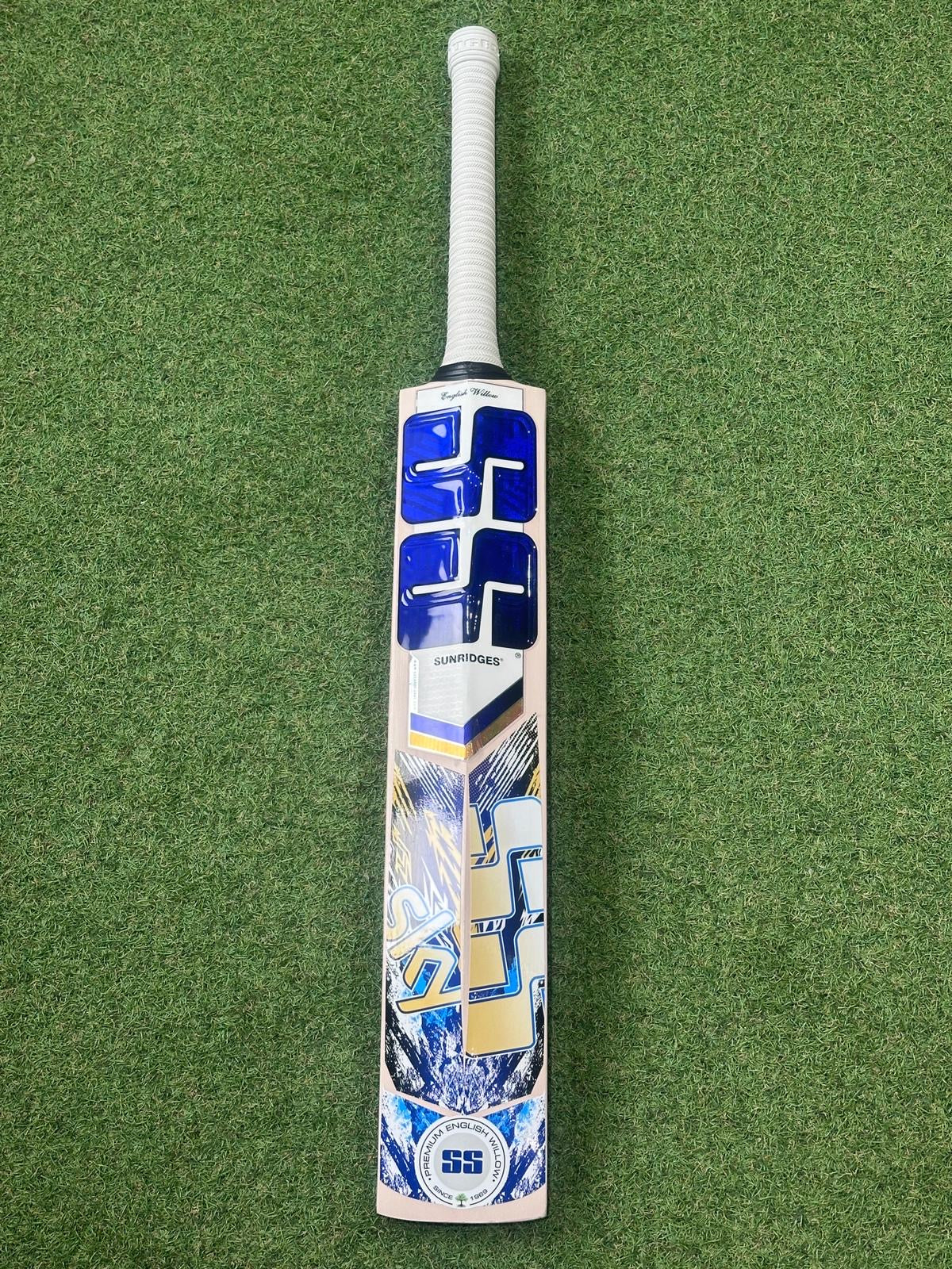 SS SKY Classic Cricket Bat (2lb 10oz)