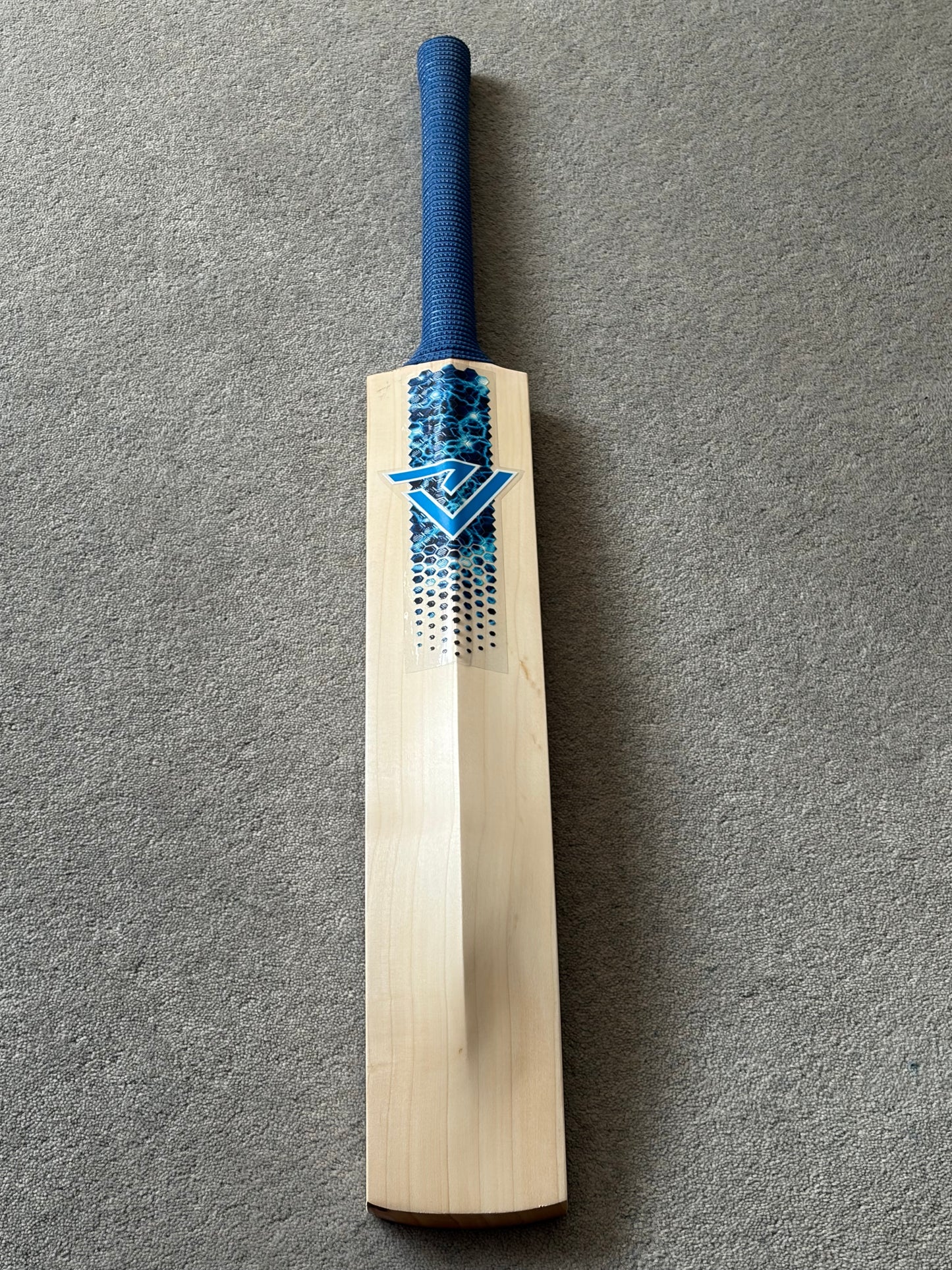 Vader Sports Performance Edition Cricket Bat (2lb 10oz)