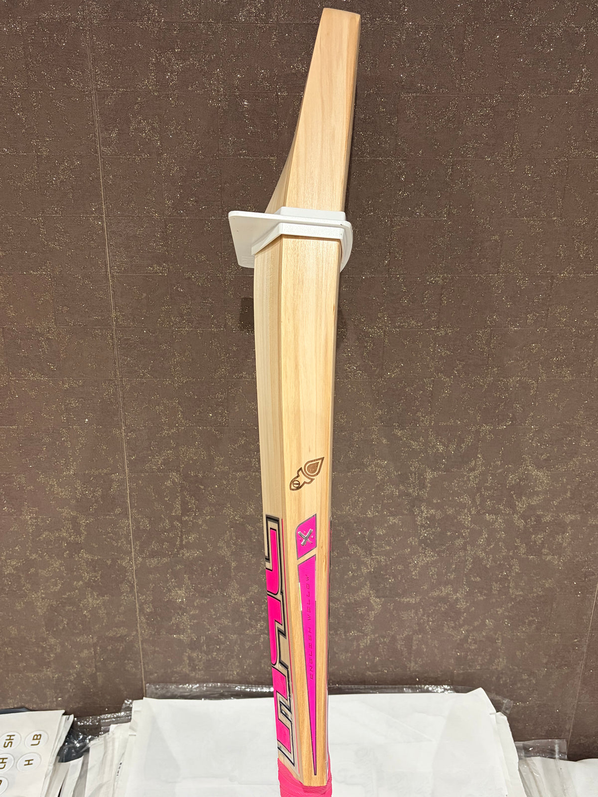 Hell 4 Leather (H4L) Pro Grade Cricket Bat (2lb 10oz)