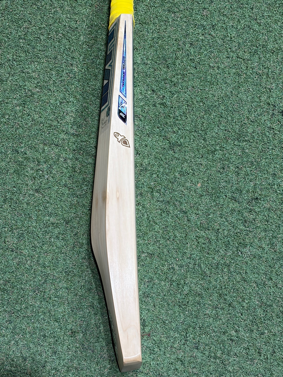 Hell 4 Leather (H4L) Pro Grade Cricket Bat (2lb 10oz)