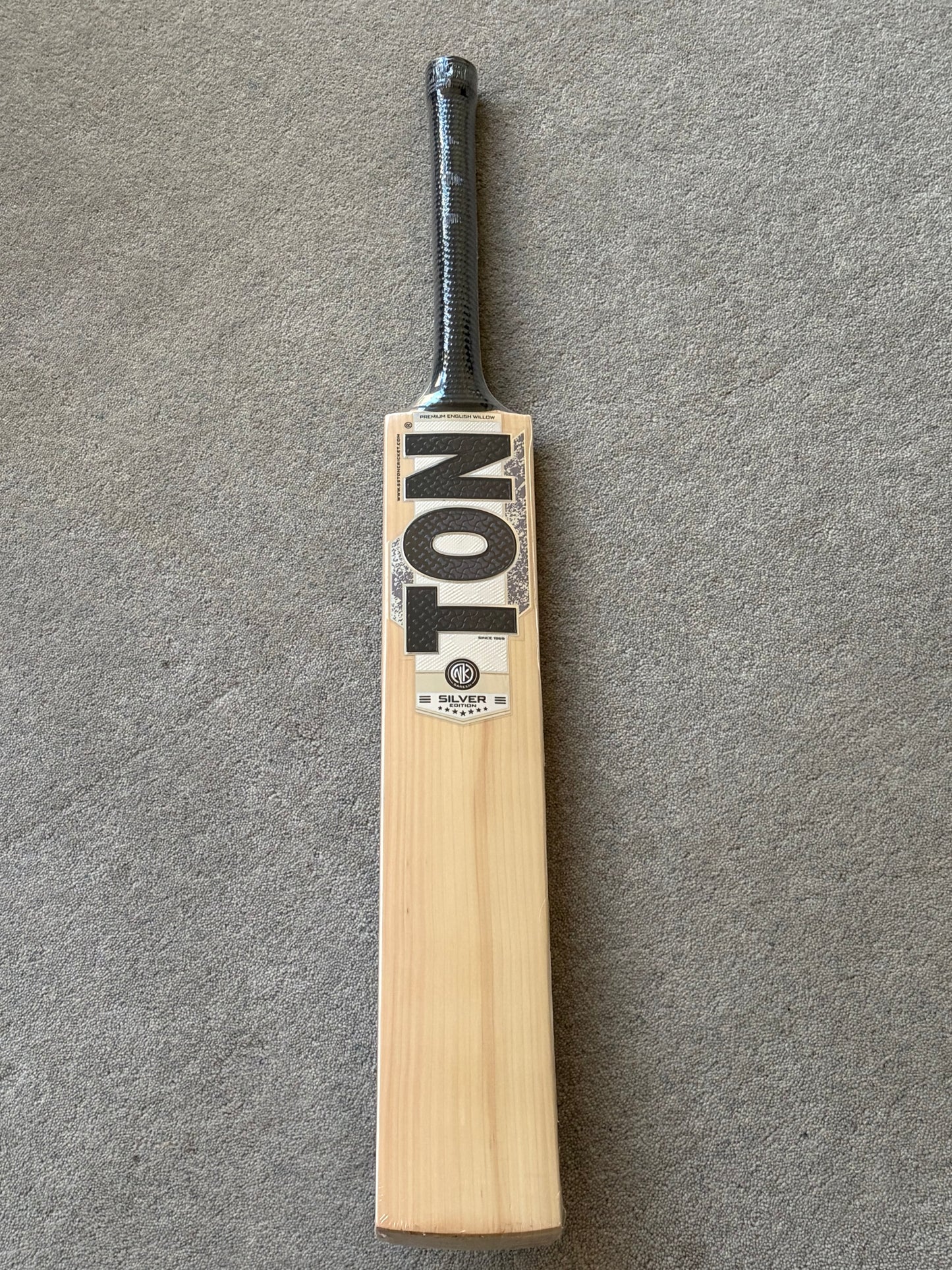 Ton Silver Edition Cricket Bat (2lb 8oz)