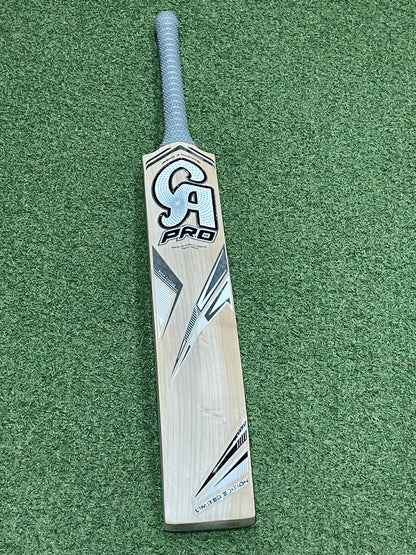 CA Pro Professional Players Asif Ali Cricket Bat (2lb 10oz)