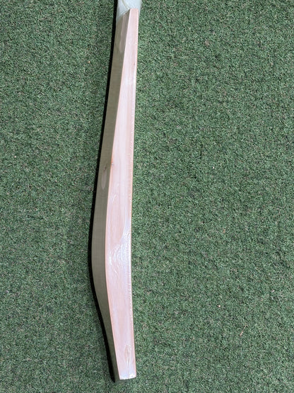 MB Malik UMZ Plain Players Cricket Bat (2lb 9oz)
